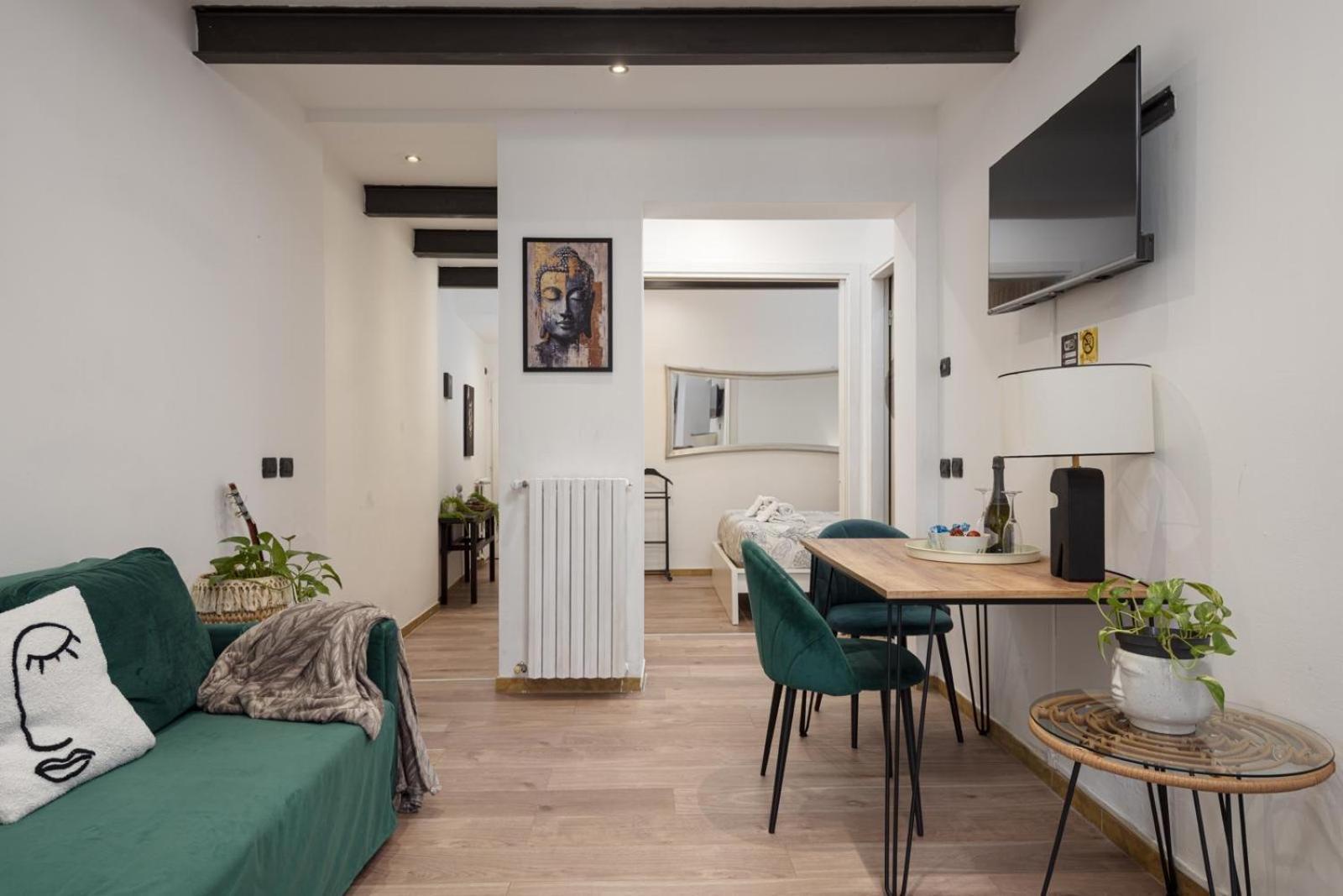 Nadia's Lovely - With Private Garden And Jacuzzi Appartement *