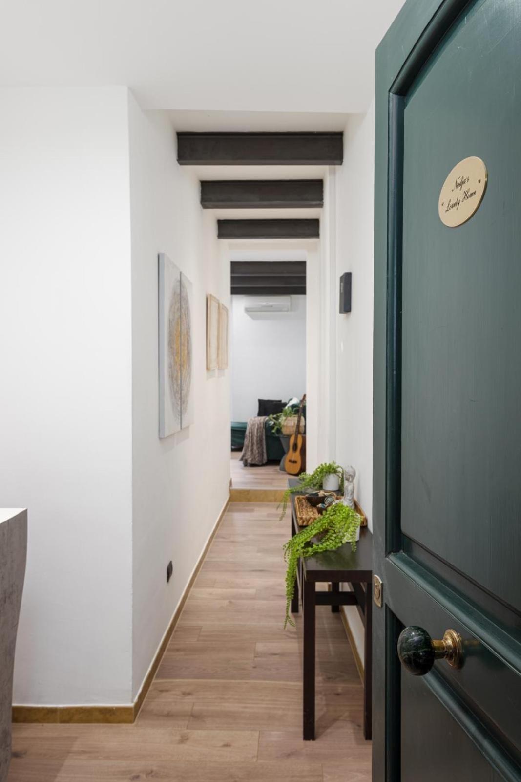 Nadia's Lovely - With Private Garden And Jacuzzi Appartement *