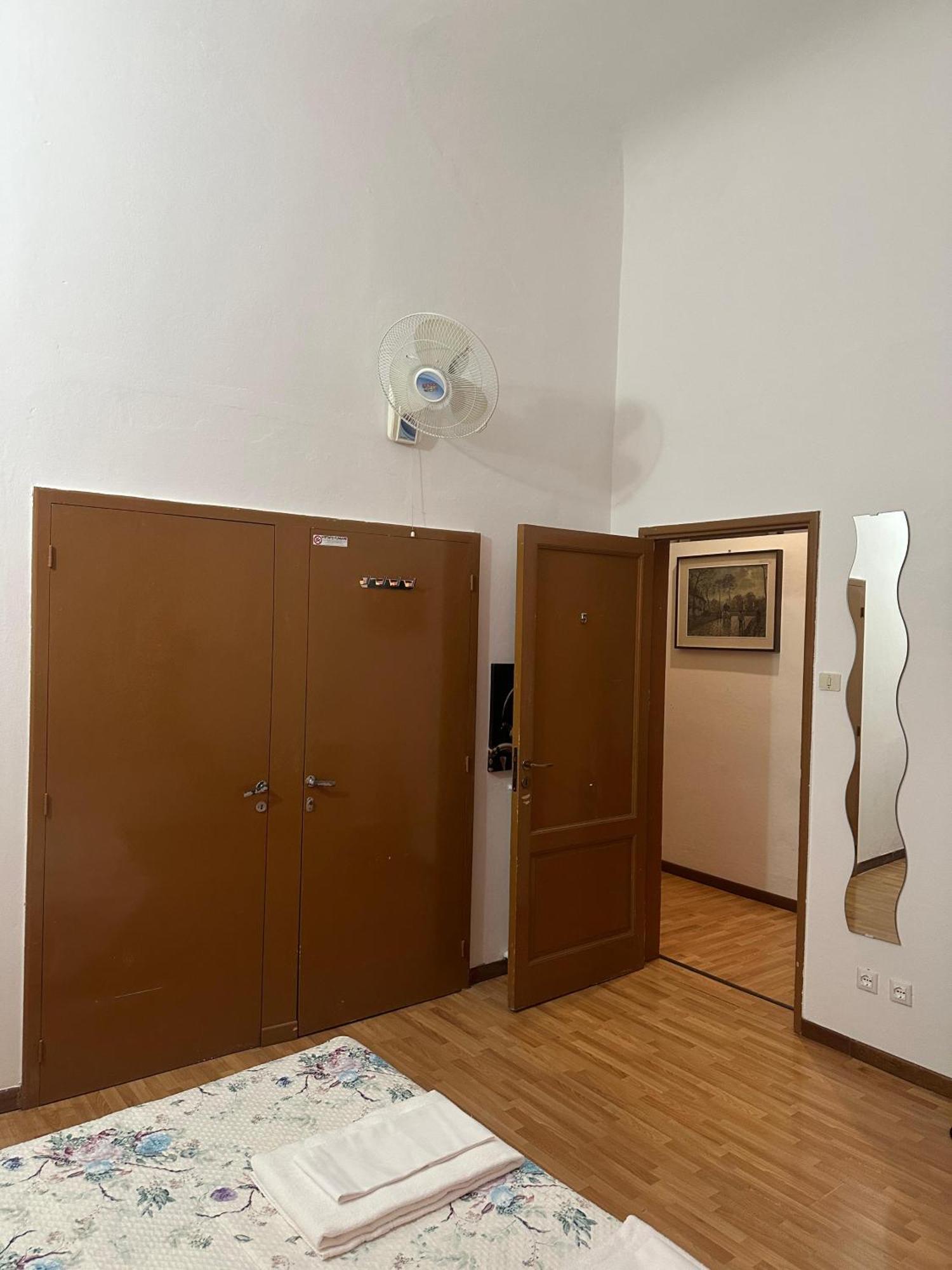 Guest house Rooms77 Centro Storico 3*