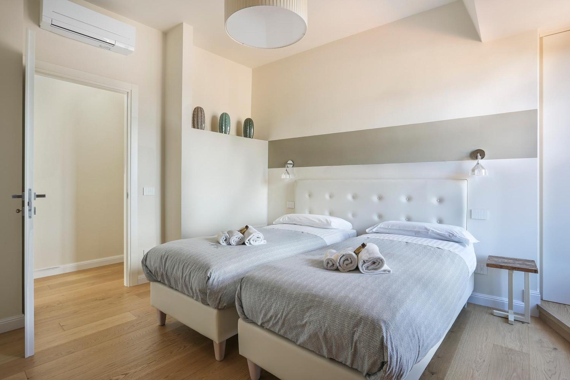 Apartment Penthouse With Big Terrace In Oltrarno Florence
