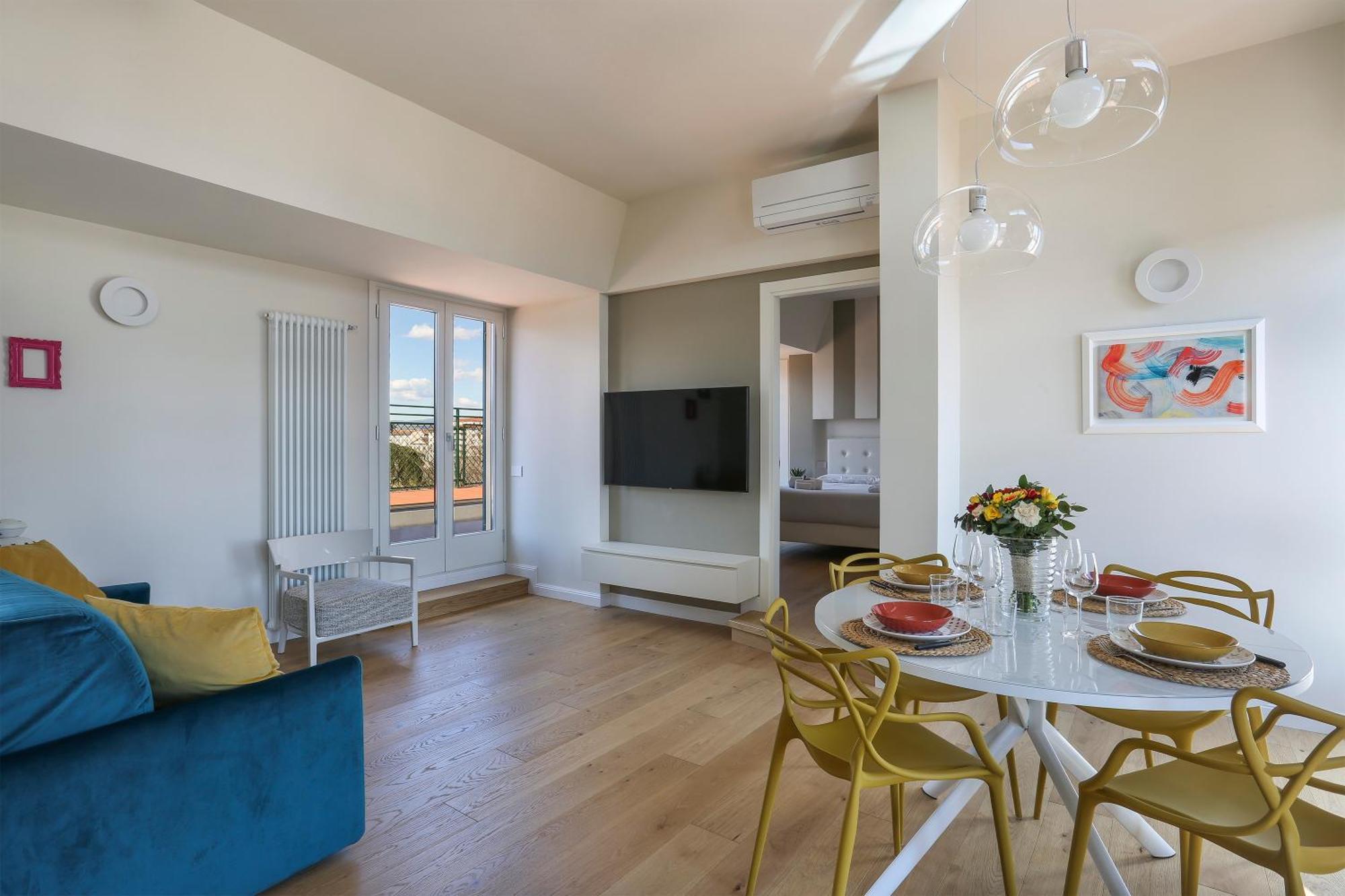 Apartment Penthouse With Big Terrace In Oltrarno *