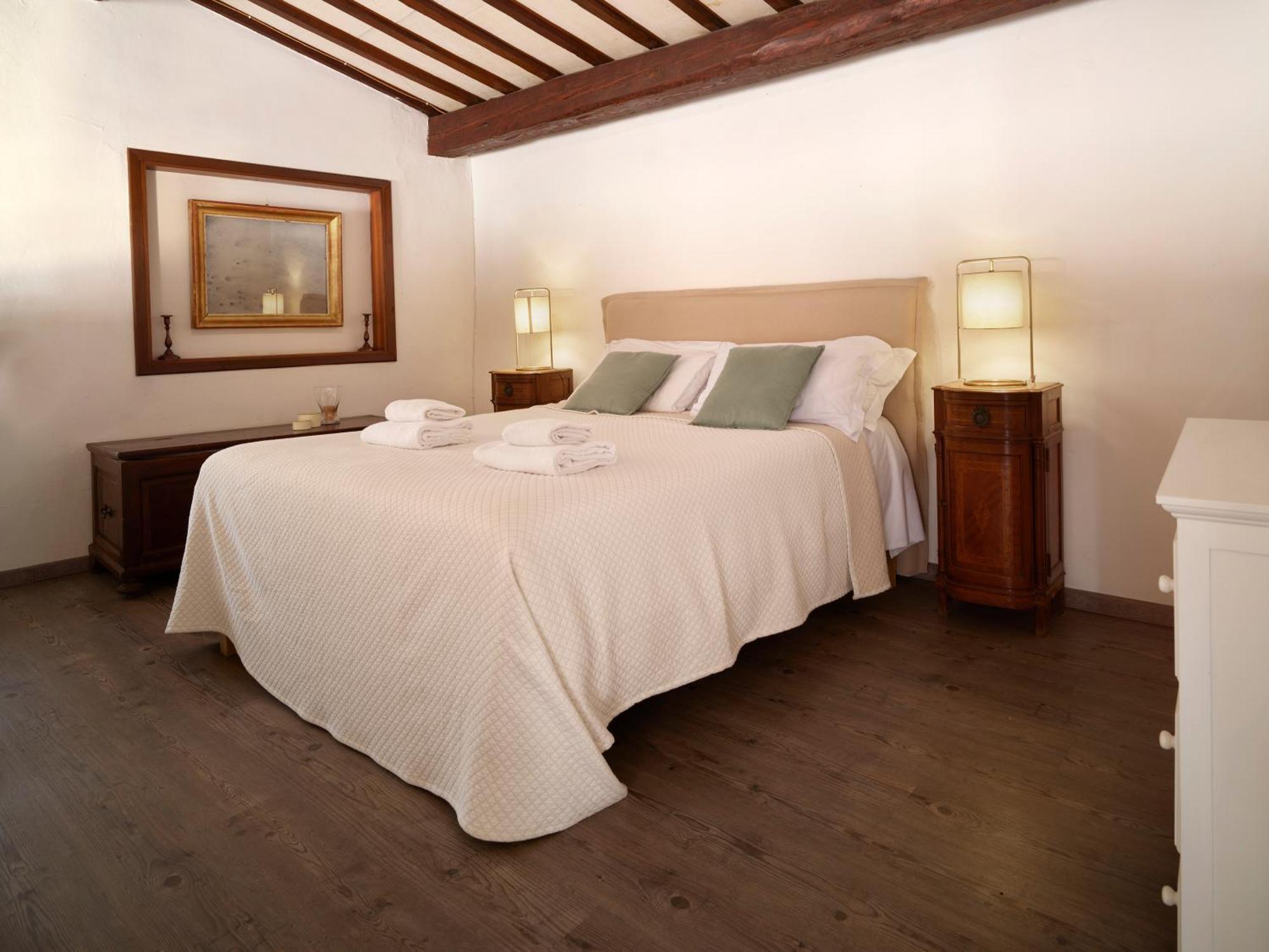 Apartment Very Special+views In Front Of Pitti Palace&garden Florence