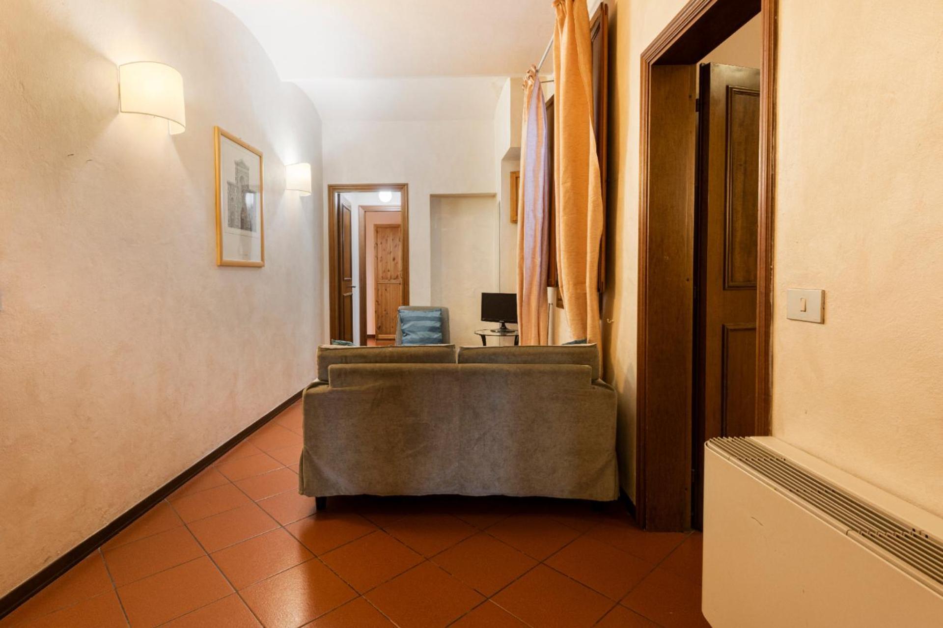 Florence- Ariento Bacco 3bdr San Lorenzo Apartment *