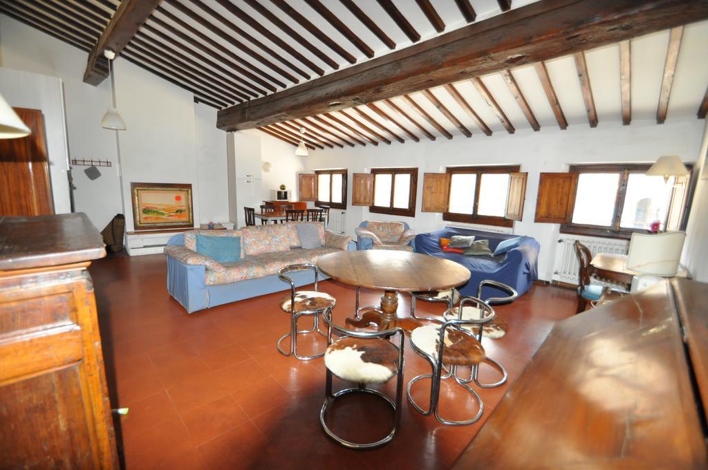 Pitti 12 Apartment