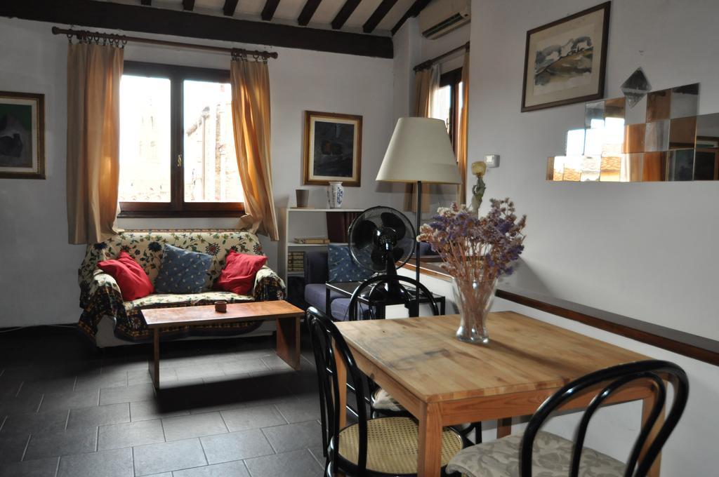 Apartment Pitti 12