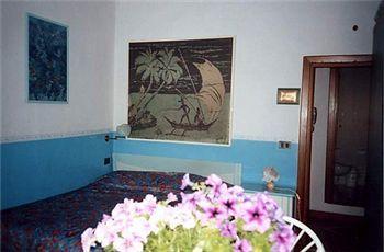 Garden Hotel 3*