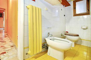 Hotel Florentia Suites