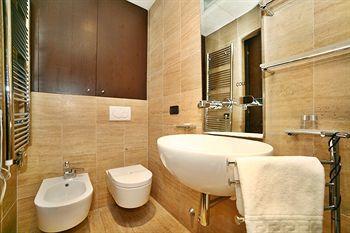 Florentia Suites *