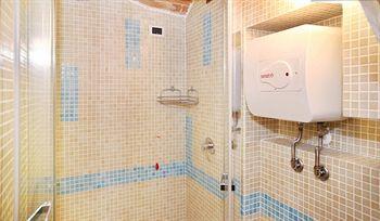 Florentia Suites Hotel *
