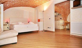 Florentia Suites *