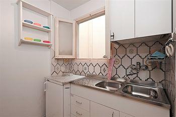 Florentia Suites *