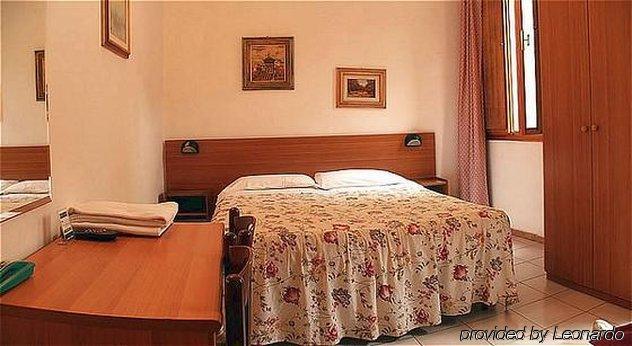 Hotel Spagna 2*