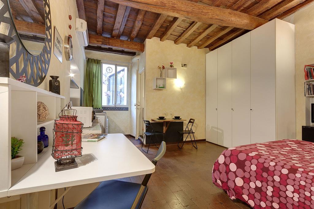 Ponte Vecchio Apartment Florence