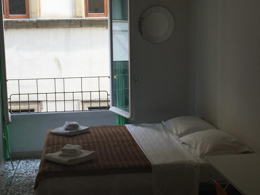 Ponte Vecchio Apartment Florence