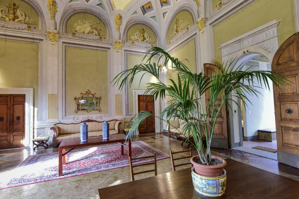 Torre Dei Lari Residenza D'epoca Bed & Breakfast Florence