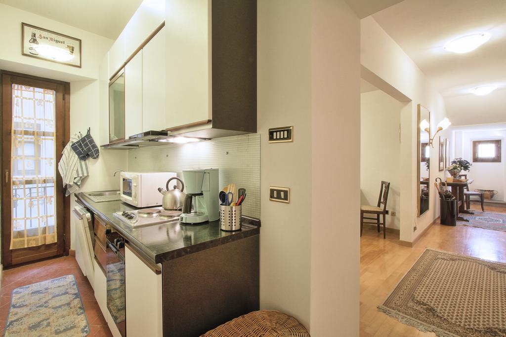 Old Town Apartment *