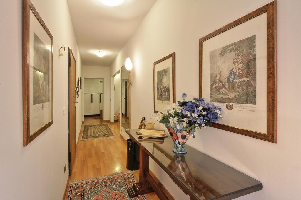 Old Town Apartment *