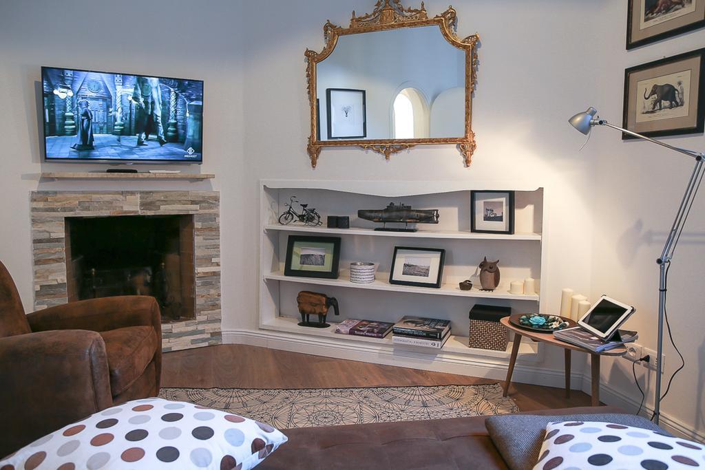 Pandolfini Apartment *
