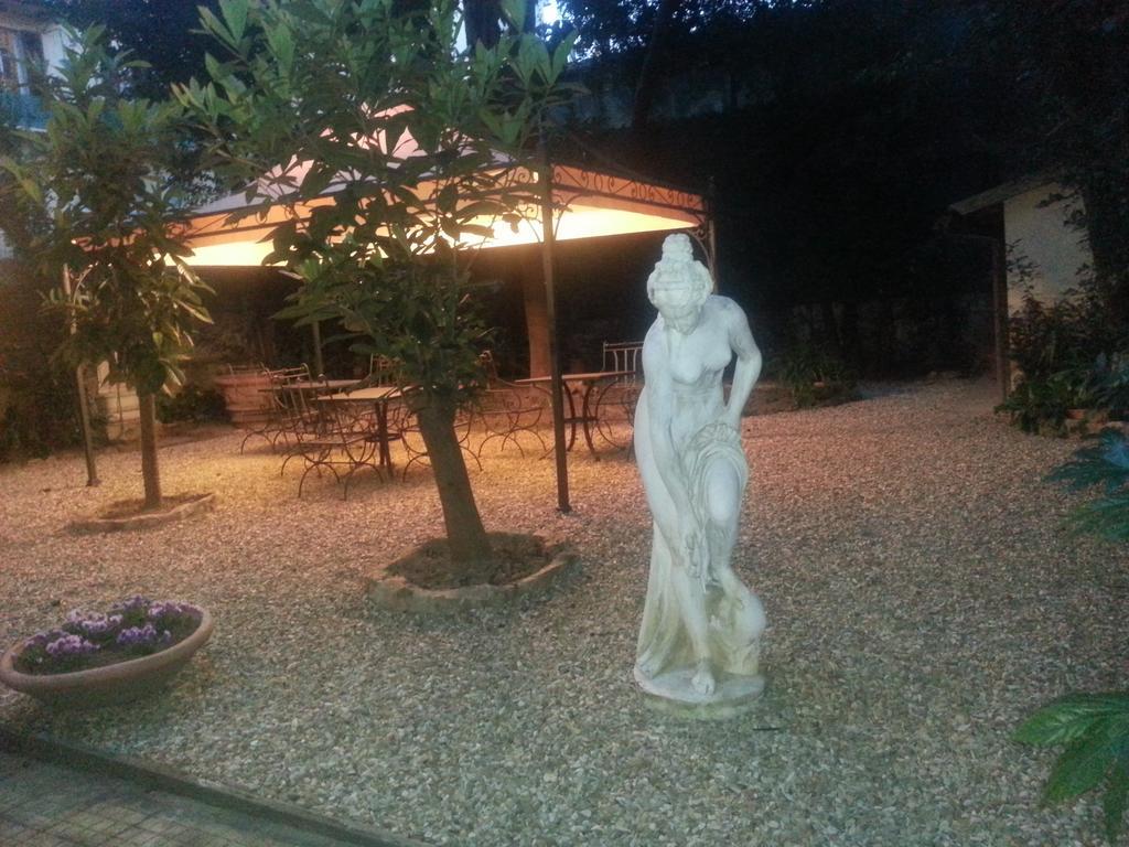 Apartment Little Garden Donatello