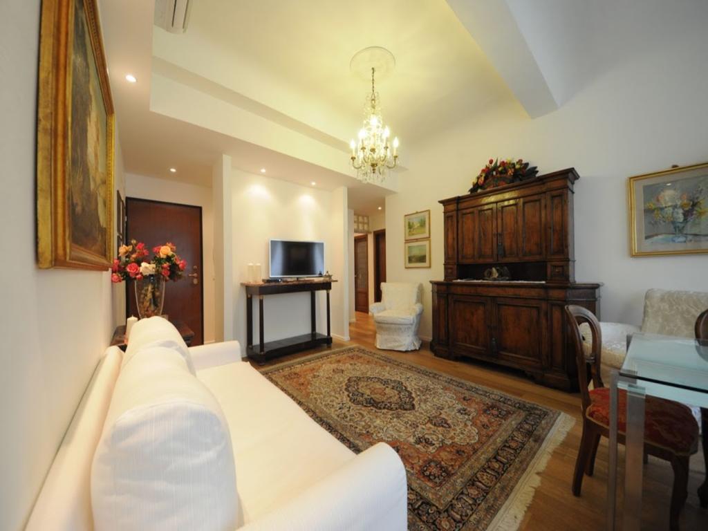 Apartment La Fenice Florence