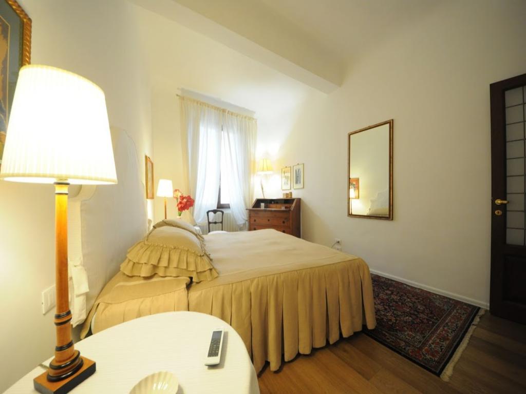 Apartment La Fenice Florence