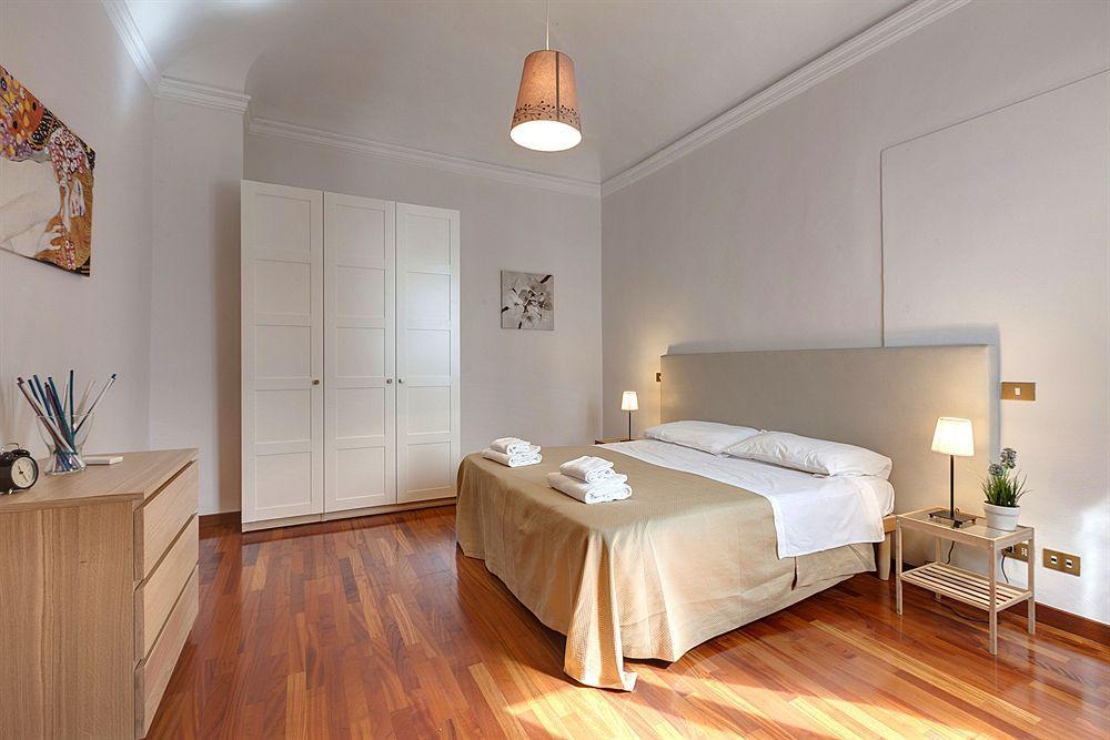 Hotel Think
