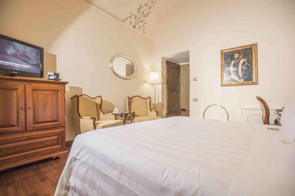 Hotel Golden Tower & 5*