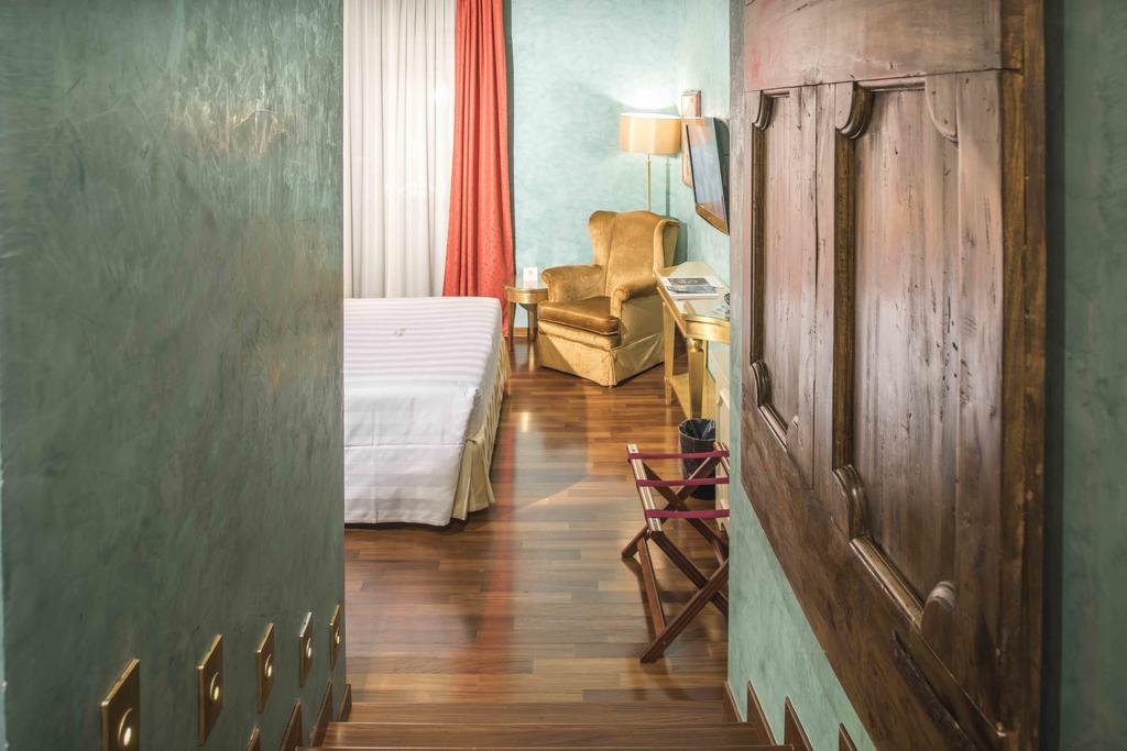 Hotel Golden Tower &
