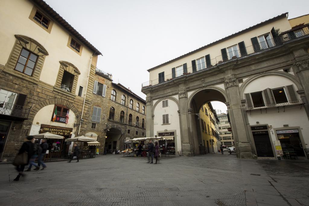 Apartment House In The San Pier Maggiore Arch *