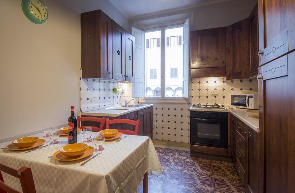 Apartment House In The San Pier Maggiore Arch *