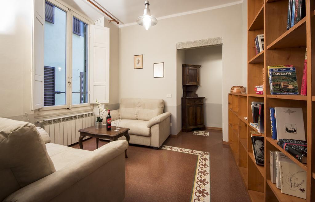 Apartment House In The San Pier Maggiore Arch *