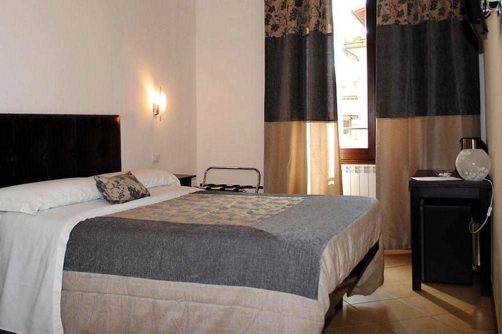 Adelaide House Guest house 2*