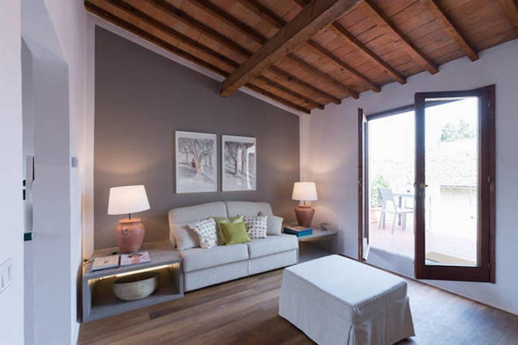 Attic Up On * Florence