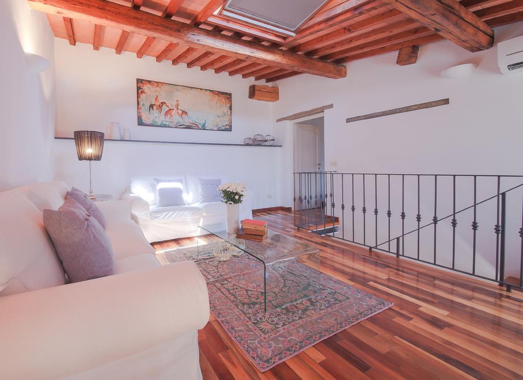 - Carlotta's Appartement *
