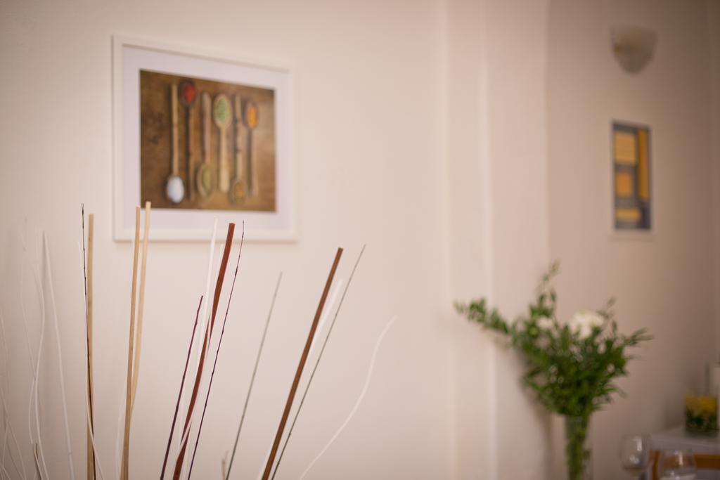 A Due Passi Dall'accademia Florence