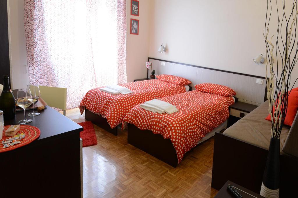 Lady Bed & Breakfast