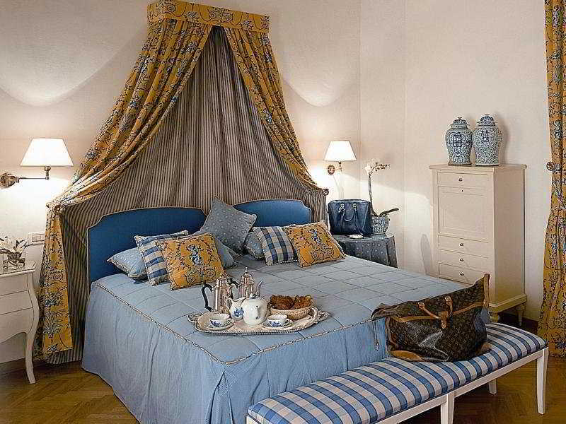 Apartment Palazzo Ruspoli Florence