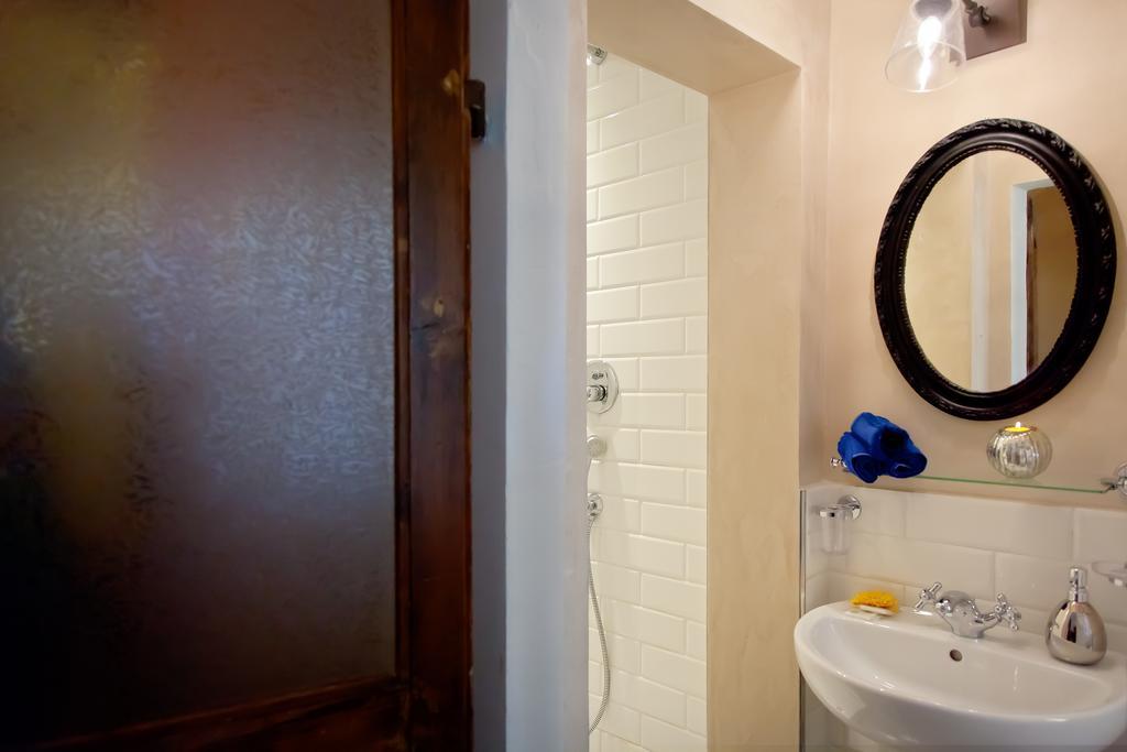 Oltrarno Apartment *