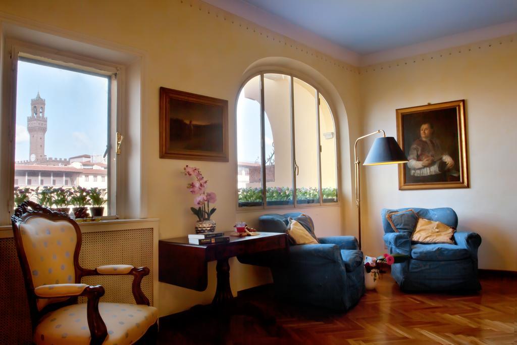 Ponte Vecchio Amazing View Apartment *