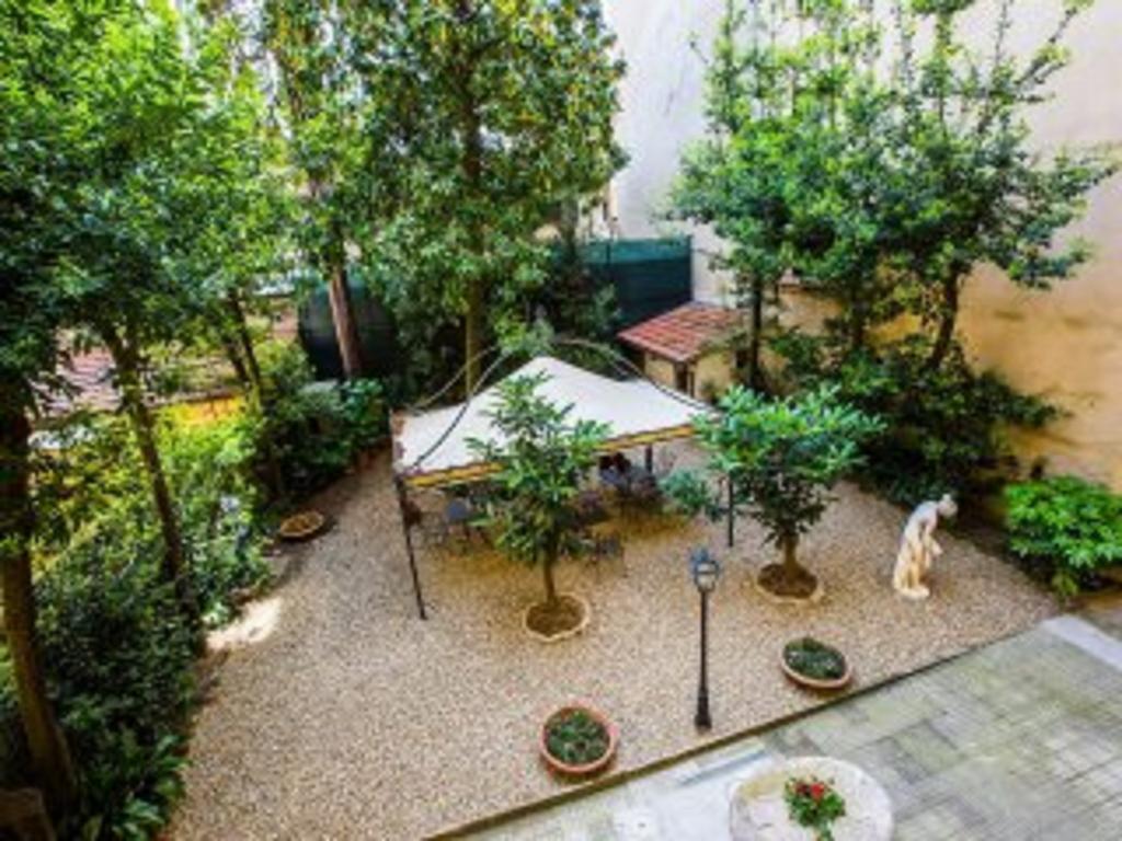 Apartment Little Garden Donatello