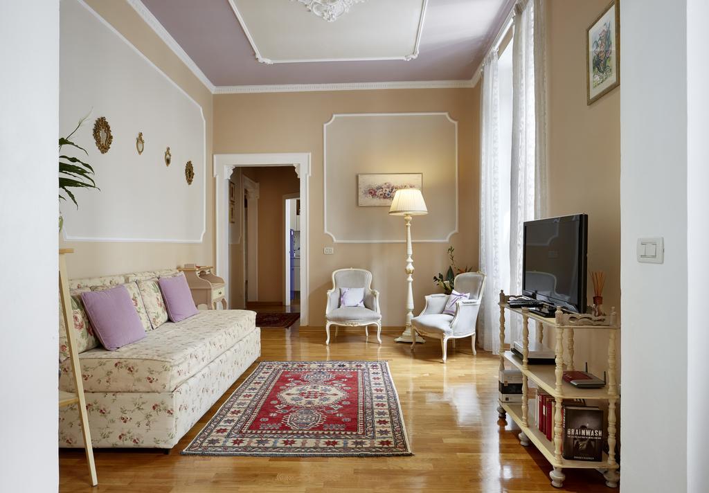 Apartment Montanelli Florence