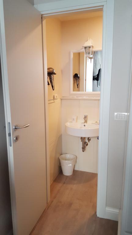 Arcobaleno Guest house Florence