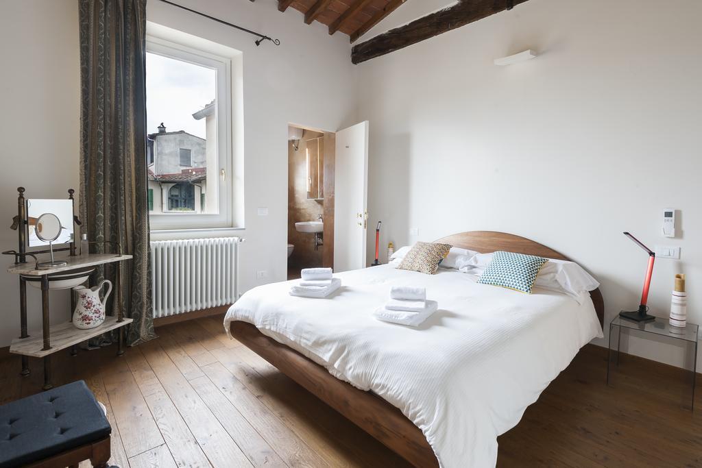 Poet's Santo Spirito Apt. Apartment