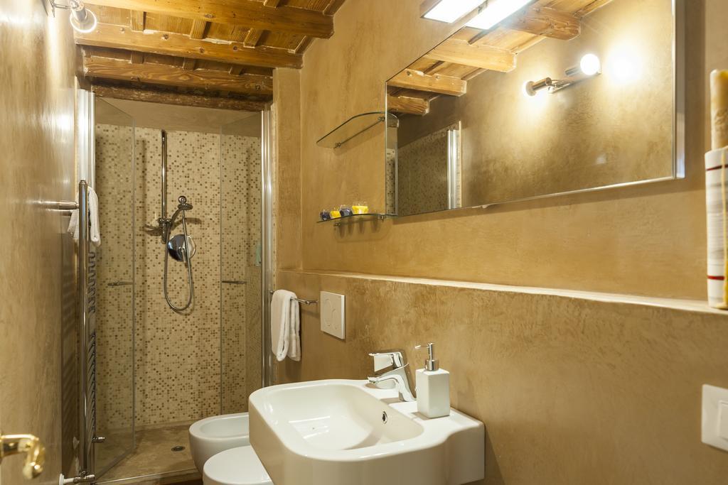 Poet's Santo Spirito Apt. Apartment Florence