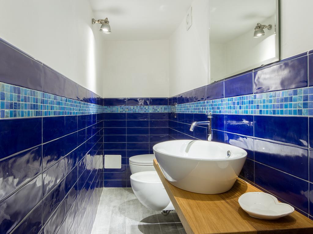Navy Blue Sant'ambrogio Apartment Florence