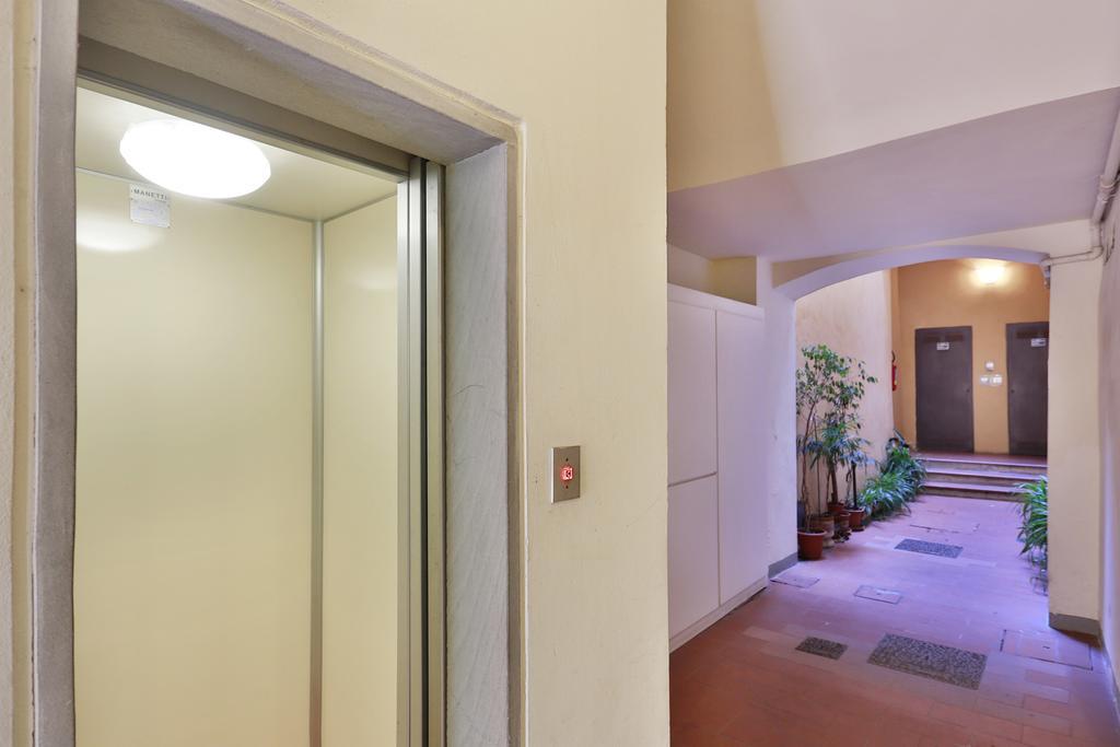 Apartment Conce Medici Palace