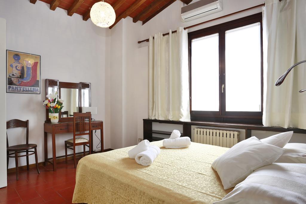Apartment Conce Medici Palace