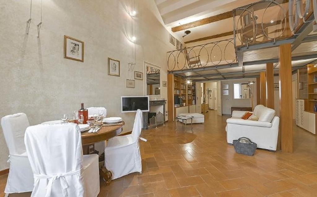 - Canova Apartment *