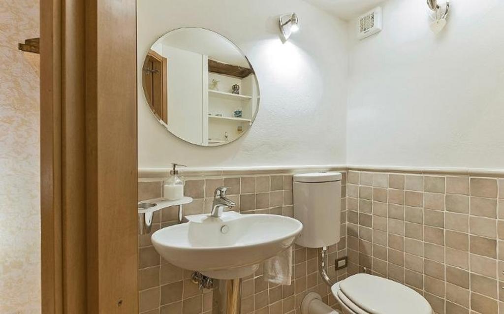 - Canova Apartment *