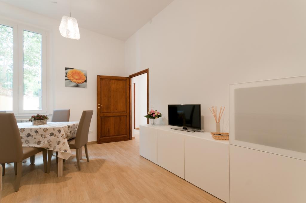 Stadium Garden Apartment *